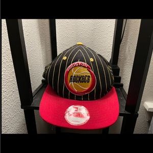 This is a Houston Rockets 9Fifty Adjustable SnapBack Cap the condition it’s used